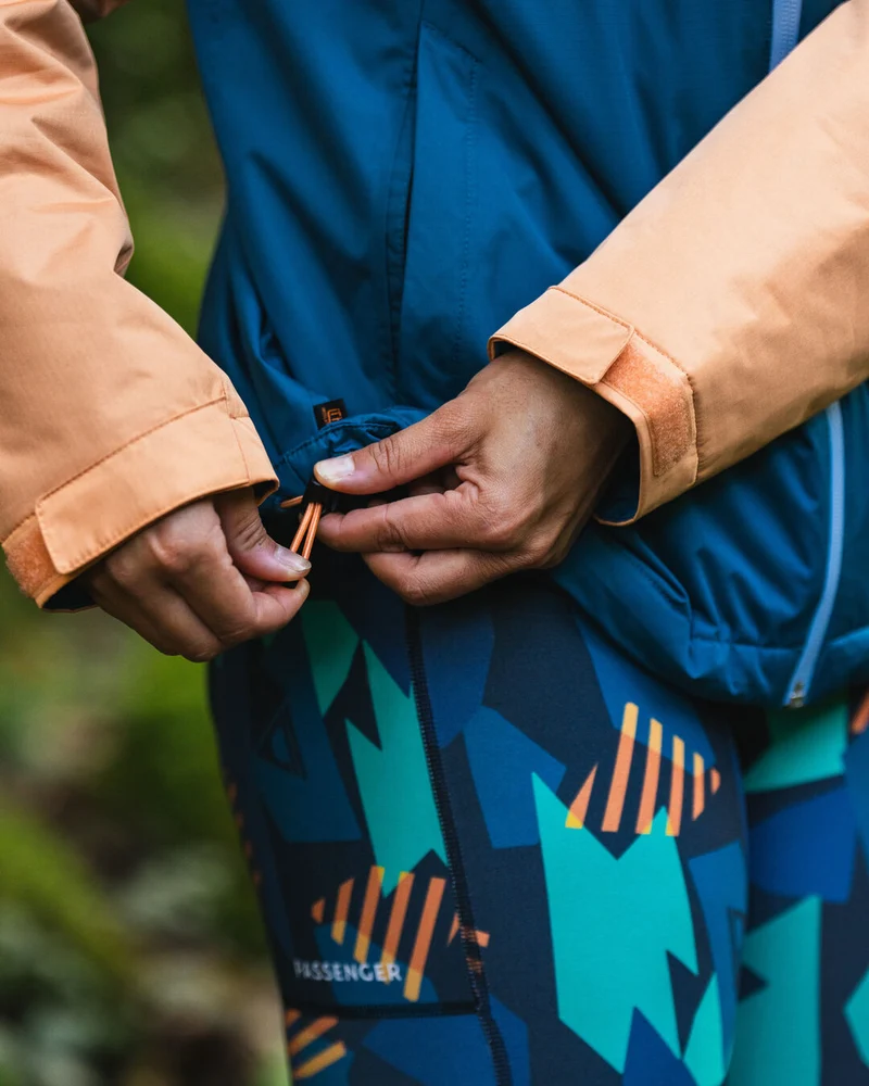 Terrain isolierte wasserabweisende Jacke - Korsarblau/Aprikose