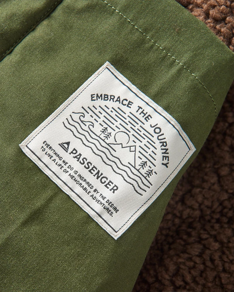 Discover Sherpa Lined Jacket - Tannengrün