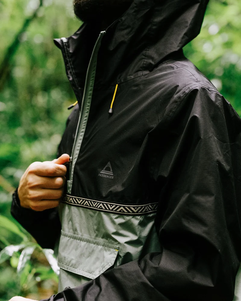 Flow 1/2 Zip wasserabweisende Jacke - True Black/Pistachio
