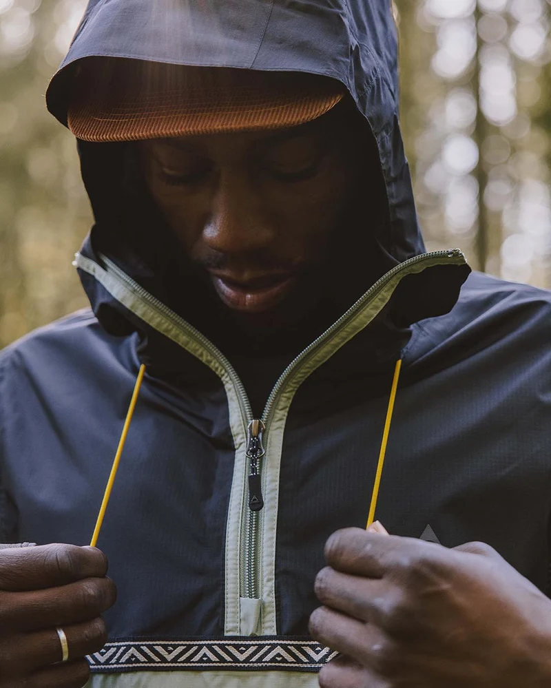 Flow 1/2 Zip wasserabweisende Jacke - True Black/Pistachio