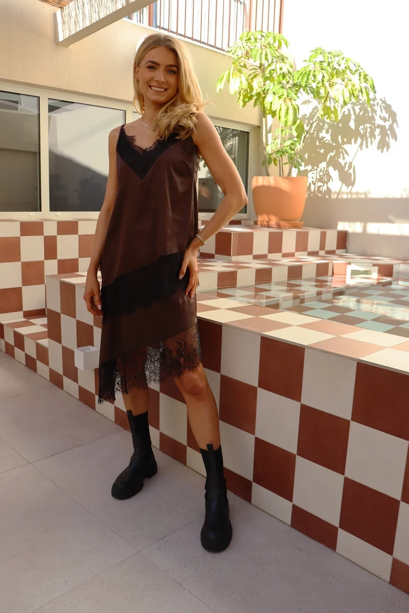 Lola Asymteric Top | Choco Brown | Top fra Liberté