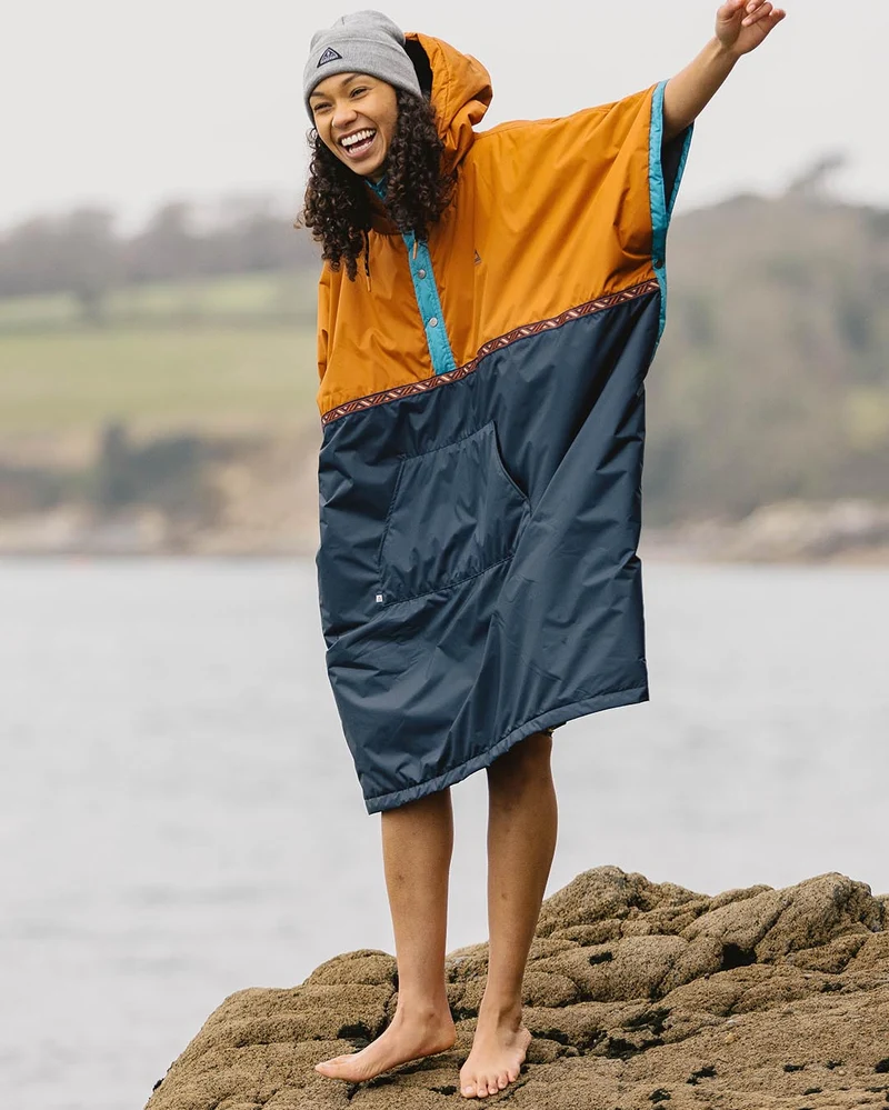 Outback Pull Over Surf-Poncho - Glasierter Ingwer/Tiefes Marineblau
