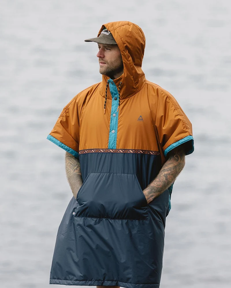 Outback Pull Over Surf-Poncho - Glasierter Ingwer/Tiefes Marineblau
