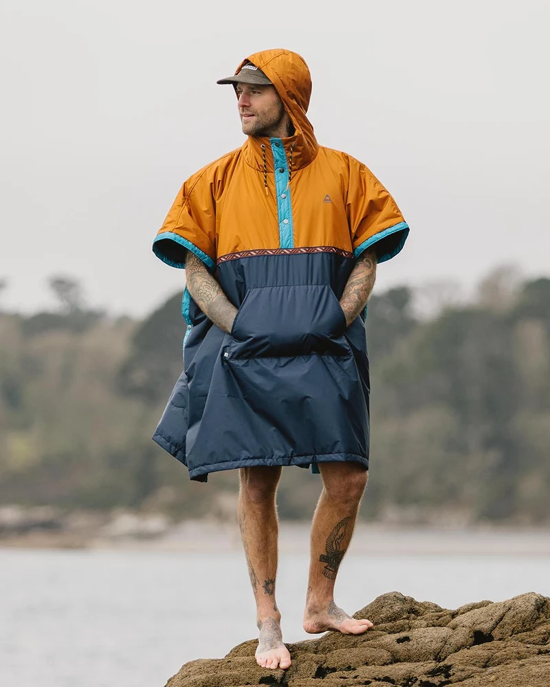 Outback Pull Over Surf-Poncho - Glasierter Ingwer/Tiefes Marineblau