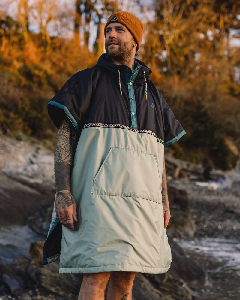 Outback Surf-Poncho - True Black/Pistachio