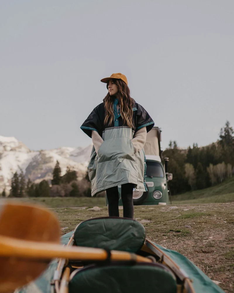 Outback Surf-Poncho - True Black/Pistachio