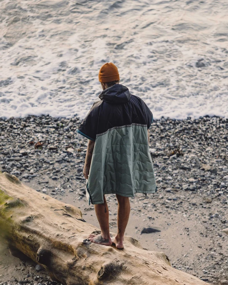 Outback Surf-Poncho - True Black/Pistachio