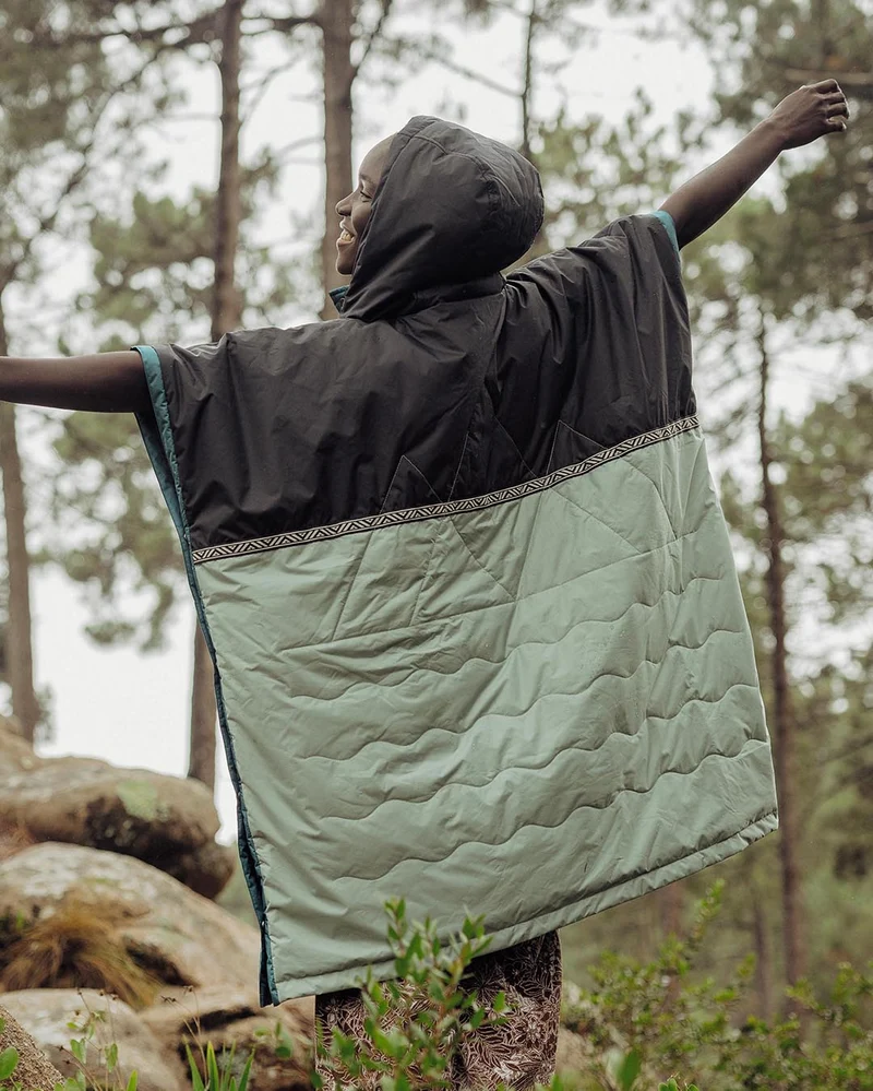 Outback Surf-Poncho - True Black/Pistachio