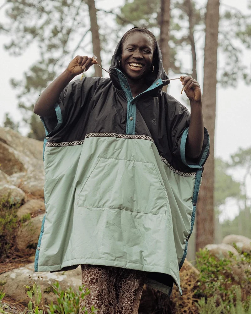 Outback Surf-Poncho - True Black/Pistachio