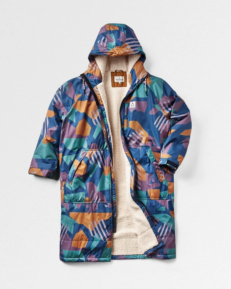 Waves Sherpa Lined Changing Robe - Tiefblaues Tarn-Muster