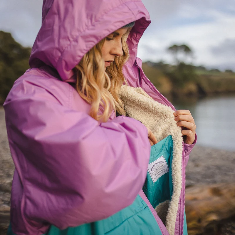 Roaming Sherpa Lined Surf-Poncho - Viridian Green/Orchid