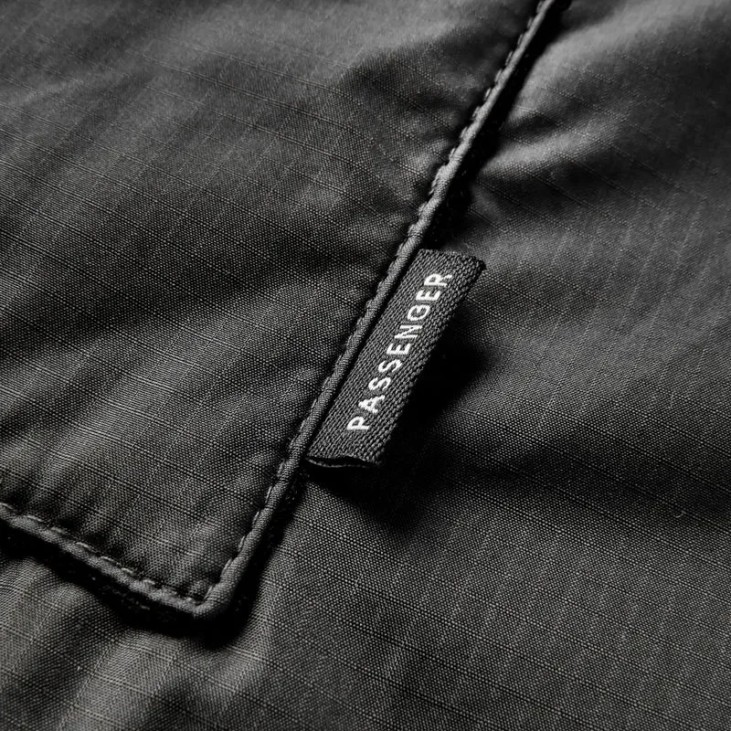 Escapism Sherpa Lined Changing Robe - Schwarz