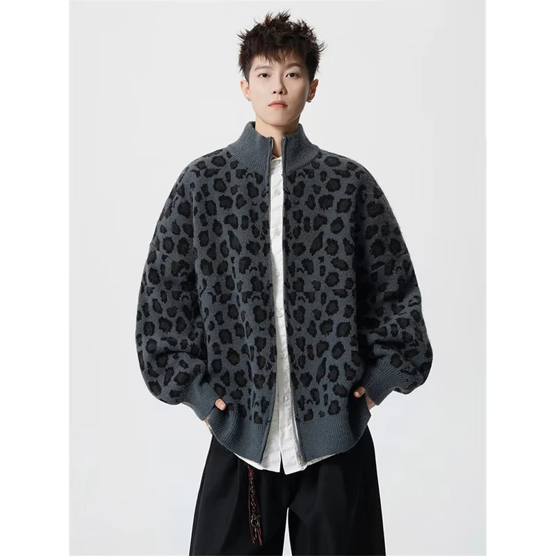 Herren Modische Strickjacke mit Leopardenmuster und hohem Kragen Drune
