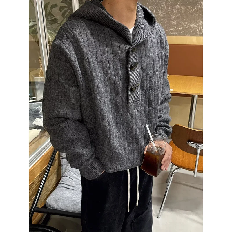 Herren Grobstrickpullover mit Kapuze und Knopfverschluss Drune