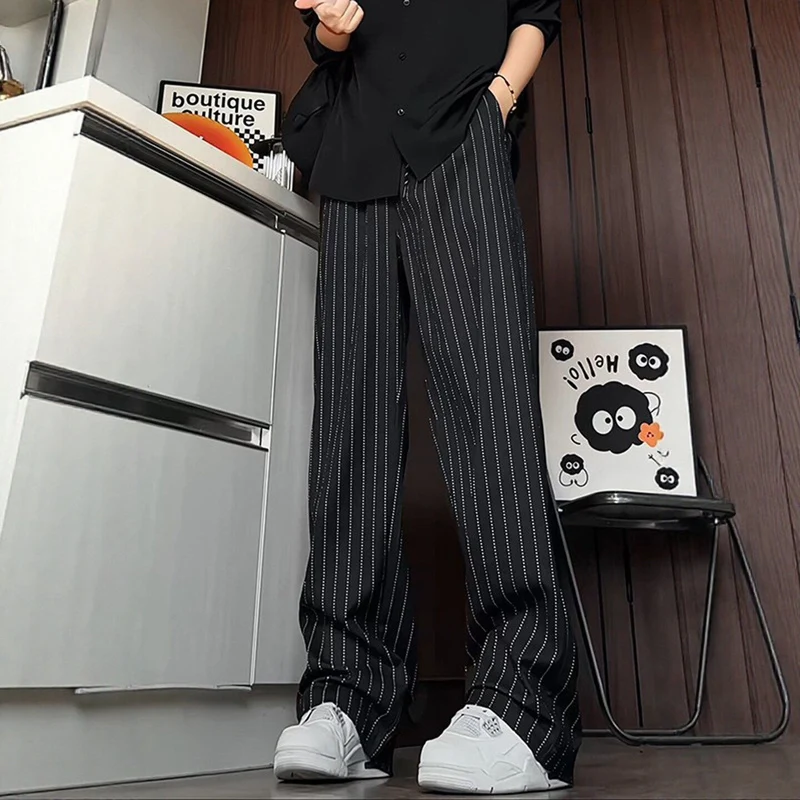 Damen Bequeme Strickhose mit vertikalen Streifen Drune