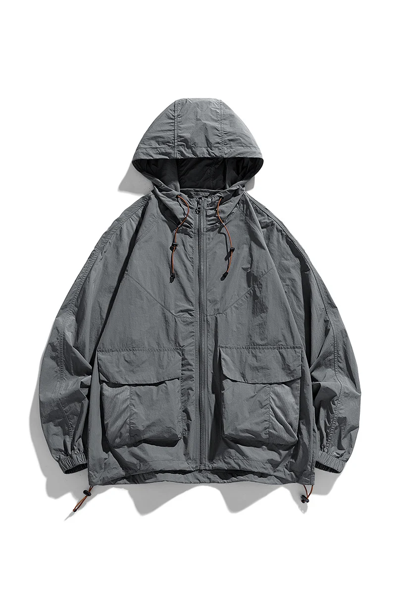 Herren Leichte Outdoor-Jacke mit verstellbarem Kapuzensystem