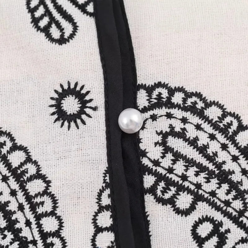 Damen Ärmellose bestickte Weste mit Paisley‑Motiv und Perlmuttknopfleiste Drune