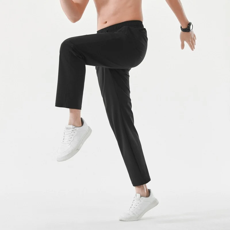 Herren Relaxed-Performance-Freizeithose mit elastischem Tunnelzug, schnell trocknendem Stretch & geradem Bein Drune