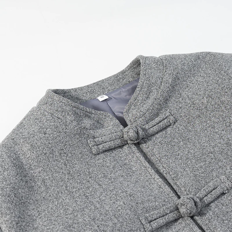 Damen Wolloptik-Kurzjacke mit Stehkragen und Knotenverschlüssen Drune