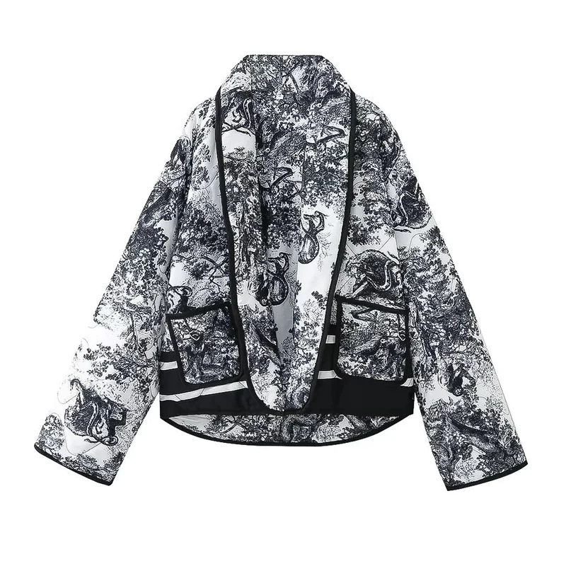 Damen Steppjacke im Kimono‑Stil mit Toile‑de‑Jouy Tierprint, Schalkragen und kontrastierenden aufgesetzten Taschen Drune