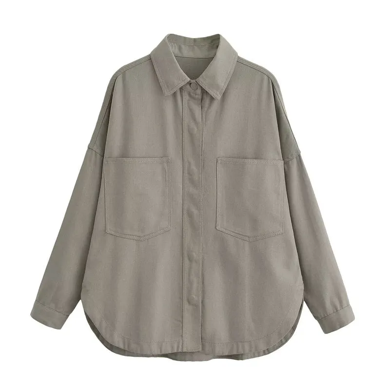 Damen Oversize Jeanshemd‑Jacke mit aufgesetzten Taschen und abgerundetem Saum Drune