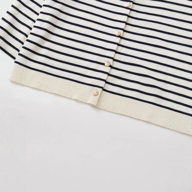 Damen Maritimer Feinstrick-Cardigan mit Zierknopfleiste und Rundhalsausschnitt Drune