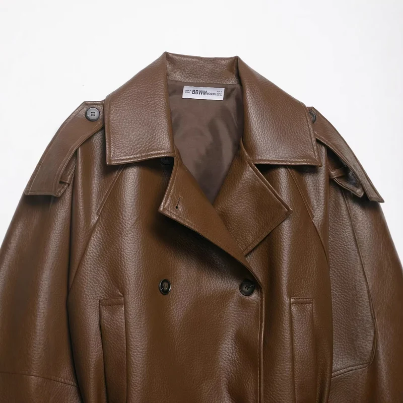 Damen Kurzer Trenchcoat in Lederoptik mit doppelreihiger Knopfleiste, Schulterklappen und Taillengürtel Drune