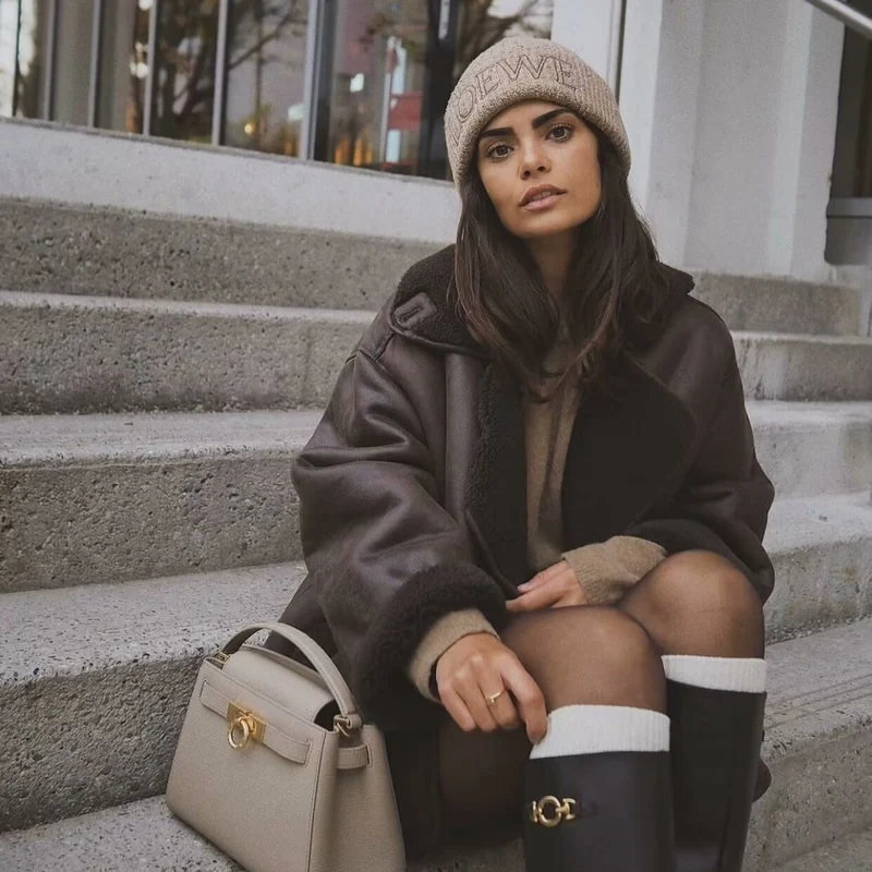 Damen Kurze Lammfelloptik Fliegerjacke mit Teddyfutter und Knopfleiste Drune