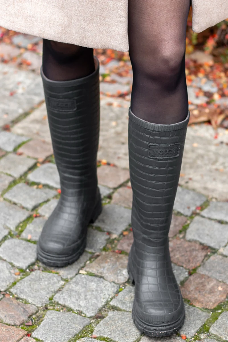 Le Croco Waterproof WL763 | Black | Rubber Boots fra Woden