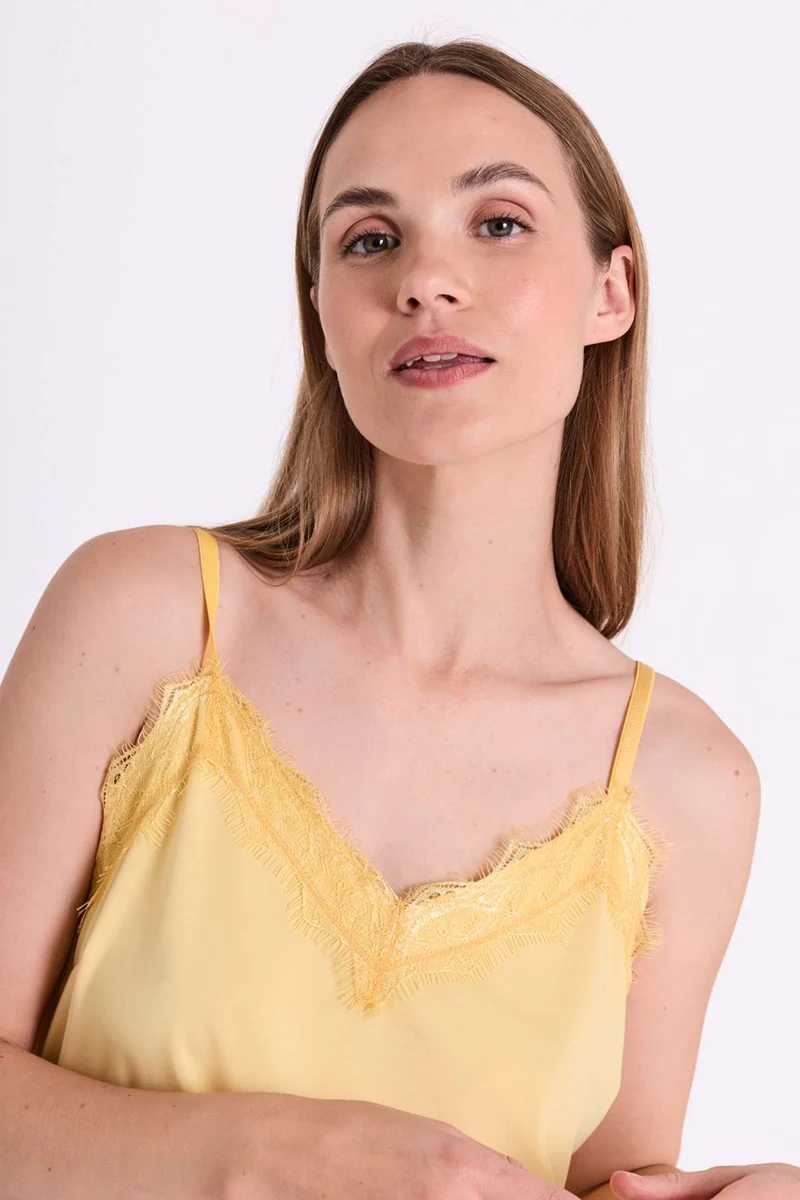 Bicco strap top | Golden Haze | Blonde top fra Freequent