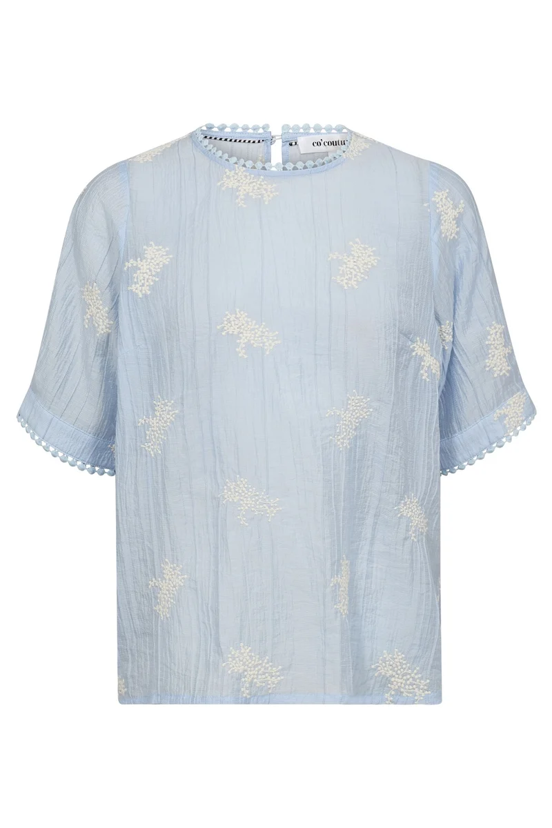 Amelia Emb SS Blouse 45098 | Pale Blue | Top fra Co'couture