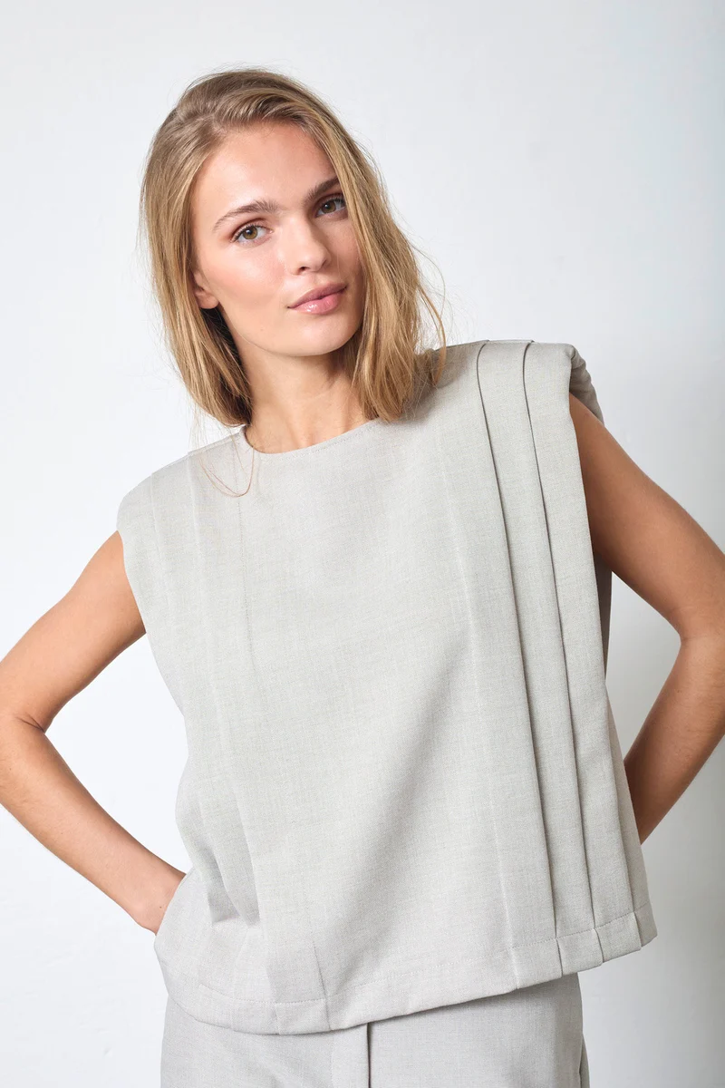 Mava Padded Pleat Top 45077 | Bone | Top fra Co'couture