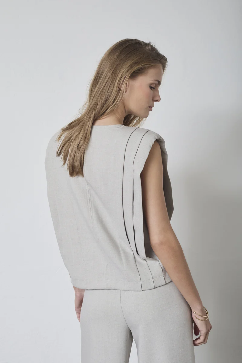 Mava Padded Pleat Top 45077 | Bone | Top fra Co'couture