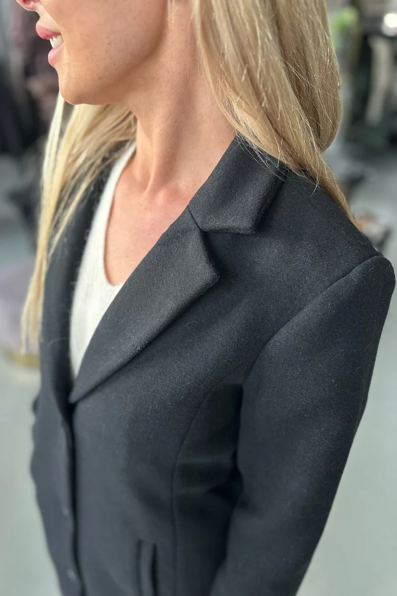 Theo Wool Coat | Sort | Frakke fra French Laundry