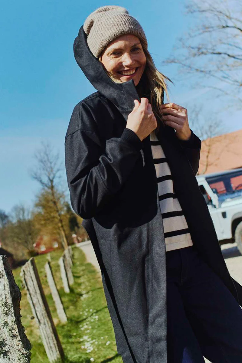 Storm Ja Belt | Black | Jakke med bælte fra Freequent