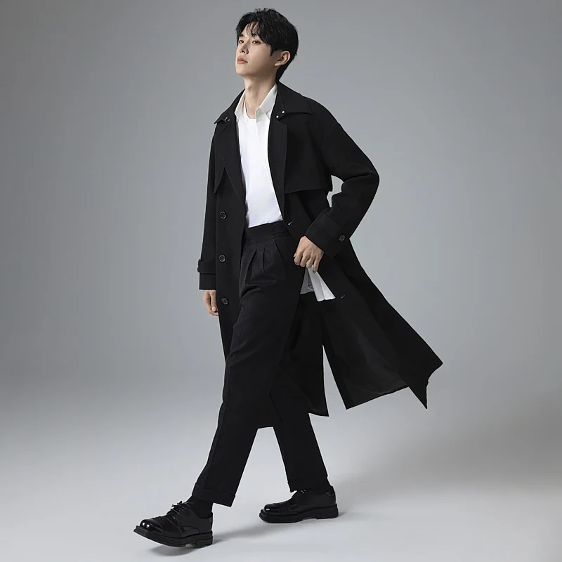 Herren Trenchcoat im minimalistischen Doppelreiher mit breitem Schalkragen und Taillengürtel Drune