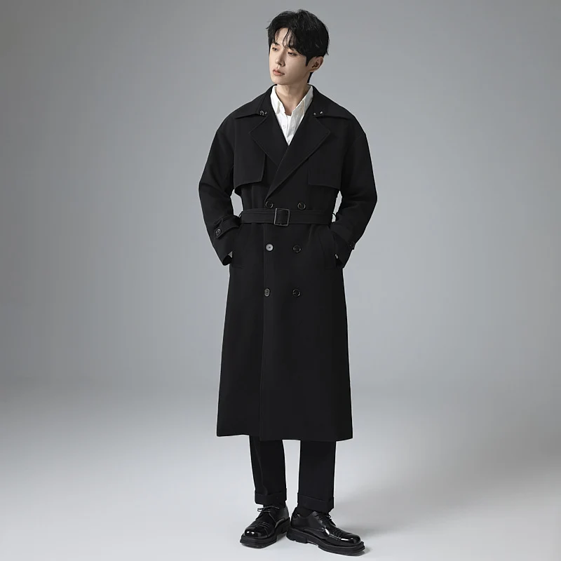Herren Trenchcoat im minimalistischen Doppelreiher mit breitem Schalkragen und Taillengürtel Drune