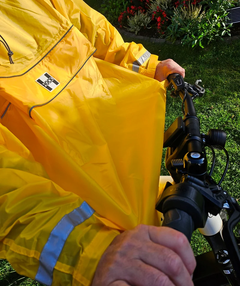 HOCK Premium „E-Bike Poncho“, Regenponcho mit Ärmel für Fahrrad und E-Bike, für Helme geeignet - Regencape 100,0% wasserdicht, Fahrradponcho für Herren & Damen