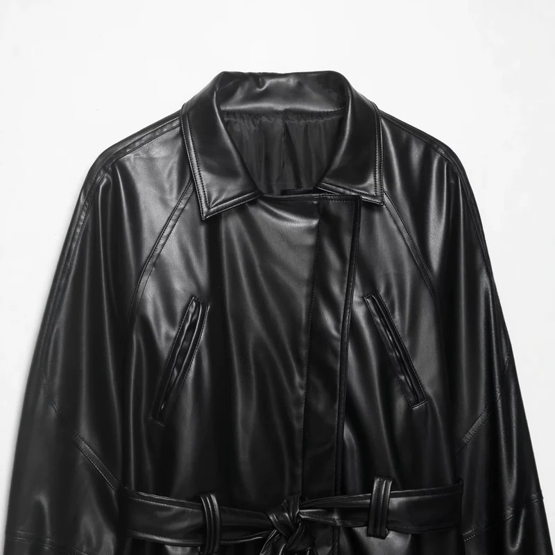 Damen Kurze Lederoptik-Trenchjacke mit Taillengürtel und überschnittenen Raglanärmeln Drune