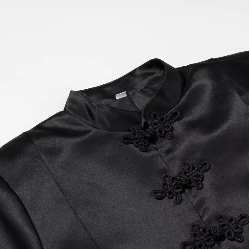 Damen Taillierter Satin-Blazer mit Mandarinkragen und dekorativen Froschverschlüssen Drune