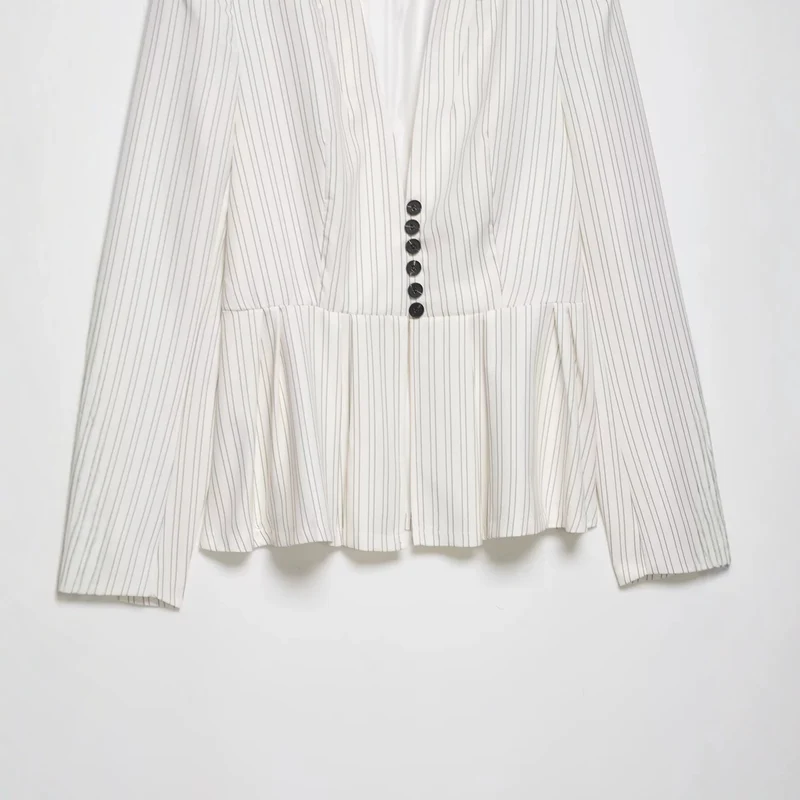 Damen Taillierter Blazer mit Schalkragen, feinen Nadelstreifen und Taillenbetonung Drune
