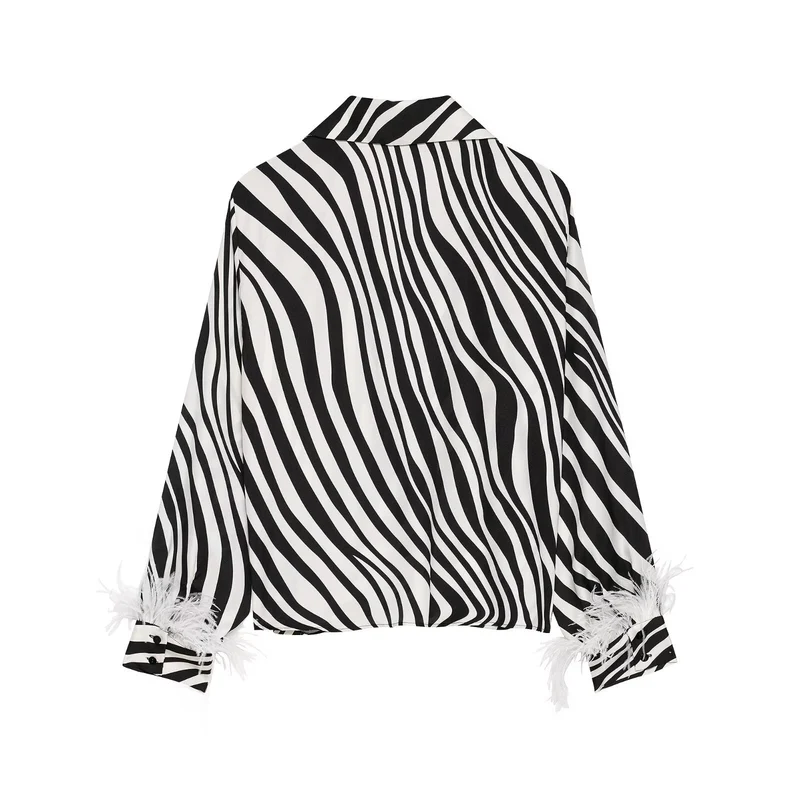 Damen Seidige Oversize-Bluse mit Zebra-Streifen und Federbesatz Drune