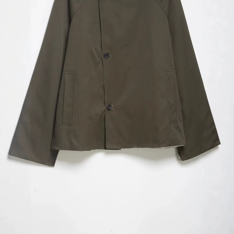 Herren Kurze wasserabweisende Übergangsjacke mit hohem Stehkragen, asymmetrischer Knopfleiste und Raglanärmeln Drune