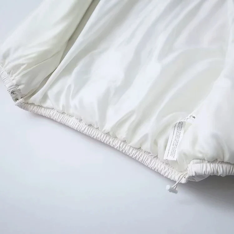 Damen Kurz geschnittene Steppjacke mit hohem Stehkragen, Druckknopfverschluss und elastischem Saum Drune