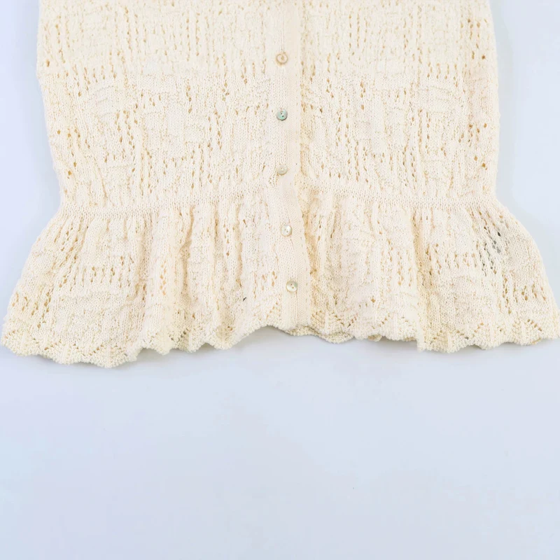 Damen Gestrickte Knopfleistenbluse mit Volanttaillenpartie und bestickten Ballonärmeln Drune