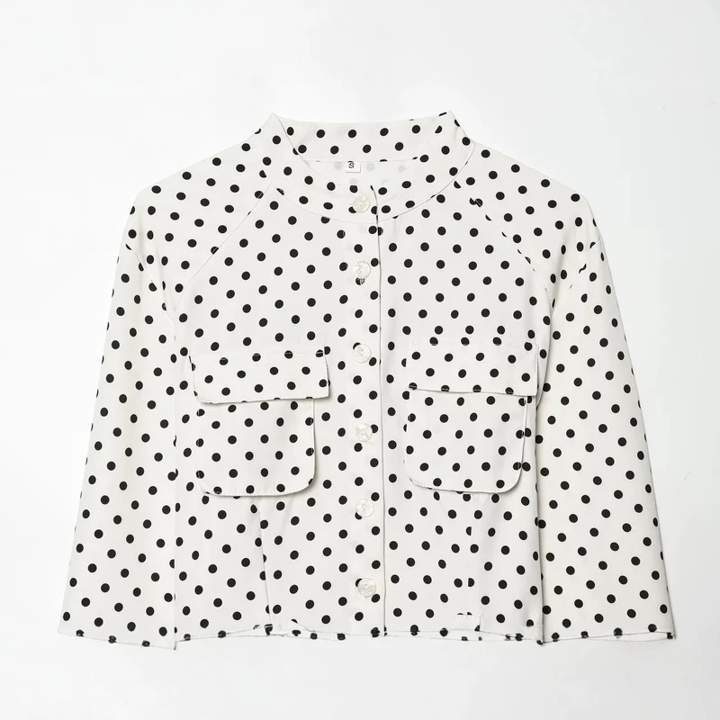 Damen Geknöpfte Hemdjacke mit Stehkragen, aufgesetzten Klappentaschen und Taillengürtel Drune