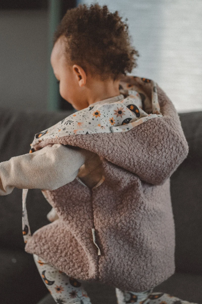 Teddyweste aus Bouclé - Rosa x Boho Mond