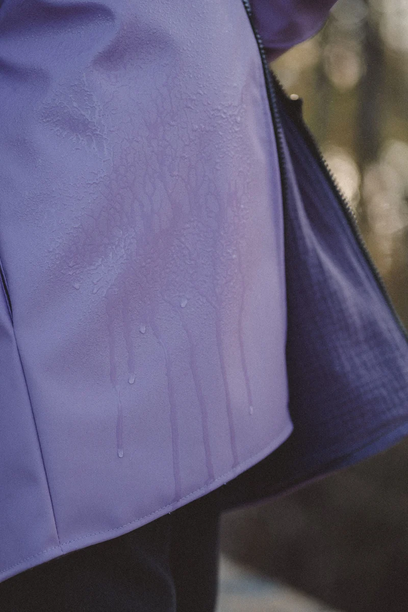 Regenjacke Mauve x Musselin