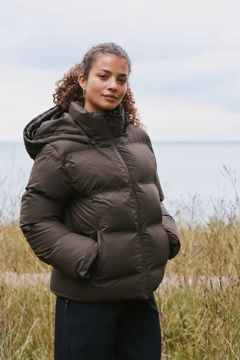 Fox C Puffer Jacket | Dark Brown | Jakke fra Neo Noir