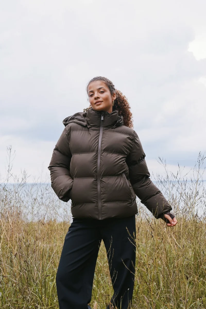 Fox C Puffer Jacket | Dark Brown | Jakke fra Neo Noir